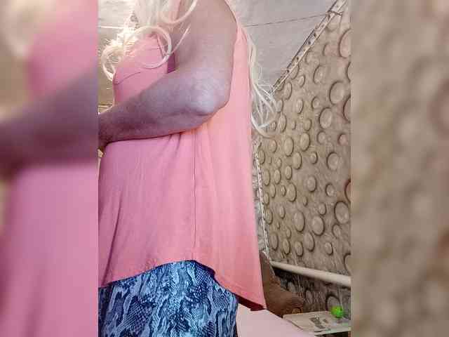 FameLara webcam