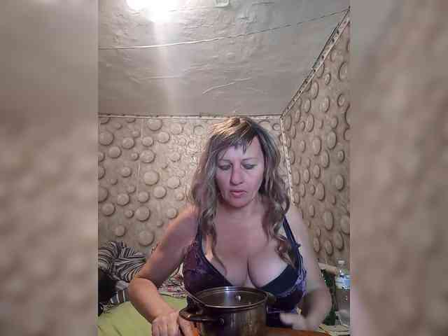 FameLara webcam