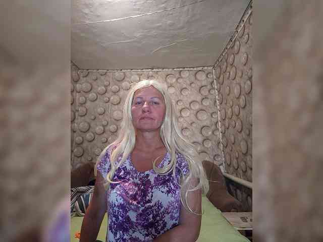 FameLara webcam