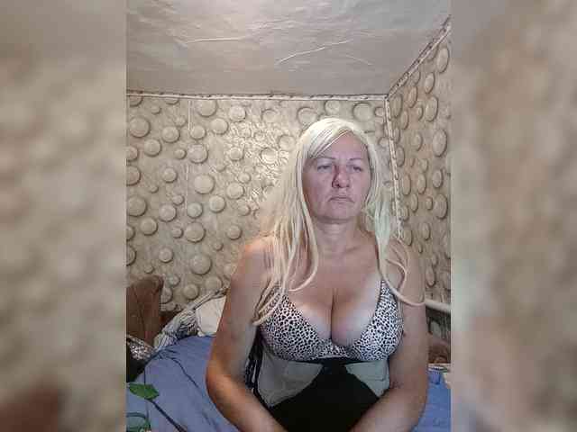 FameLara webcam