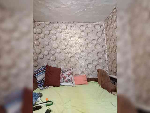 FameLara webcam