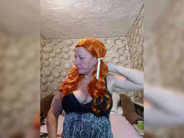 FameLara webcam