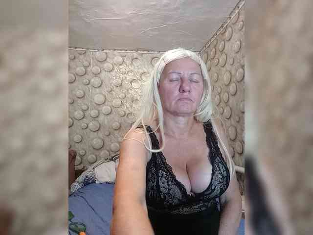 FameLara webcam