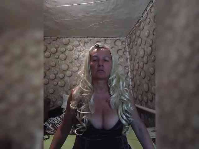 FameLara webcam
