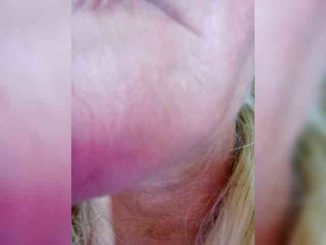 FameLara webcam