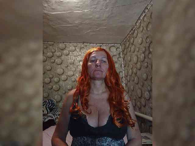 FameLara webcam
