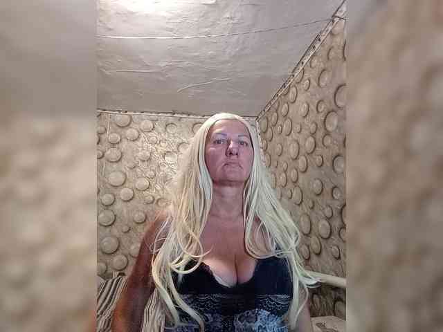 FameLara webcam