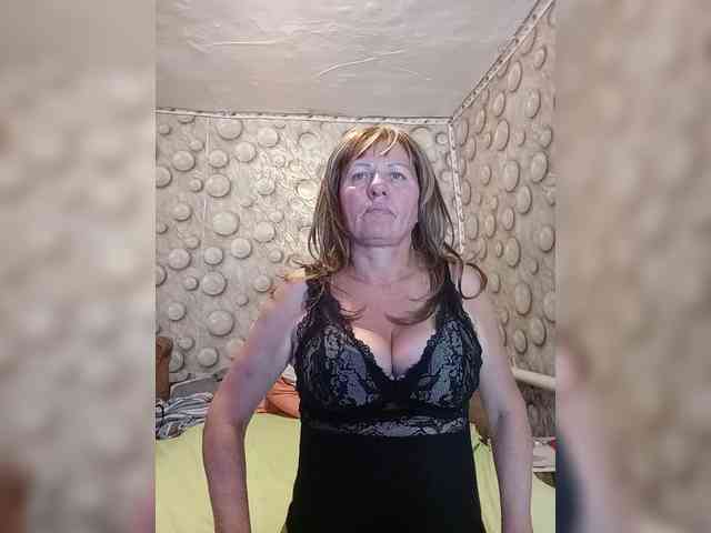 FameLara webcam