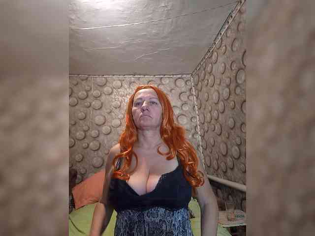 FameLara webcam