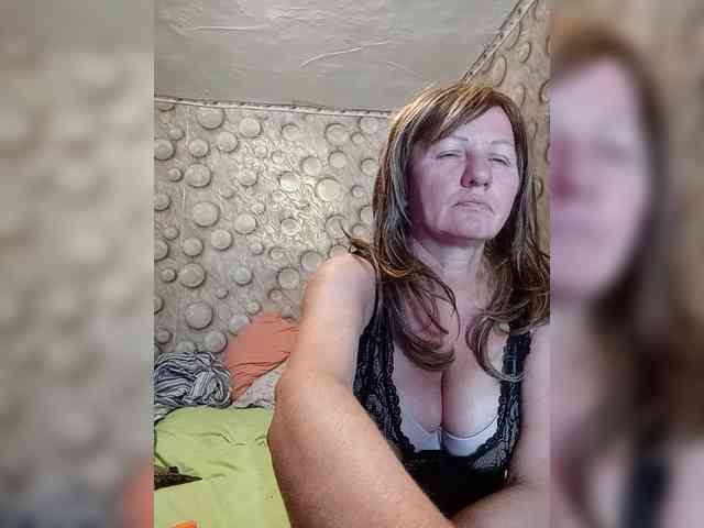 FameLara webcam