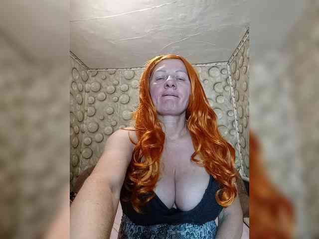 FameLara webcam