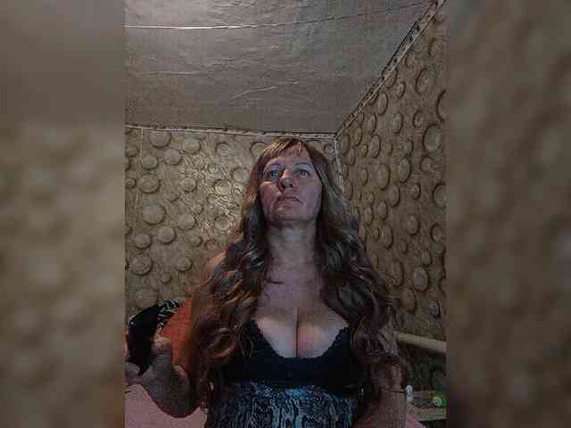 FameLara webcam