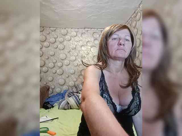 FameLara webcam