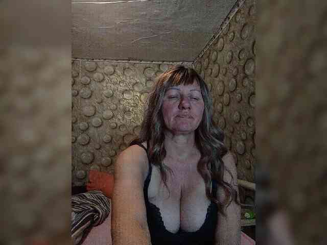FameLara webcam
