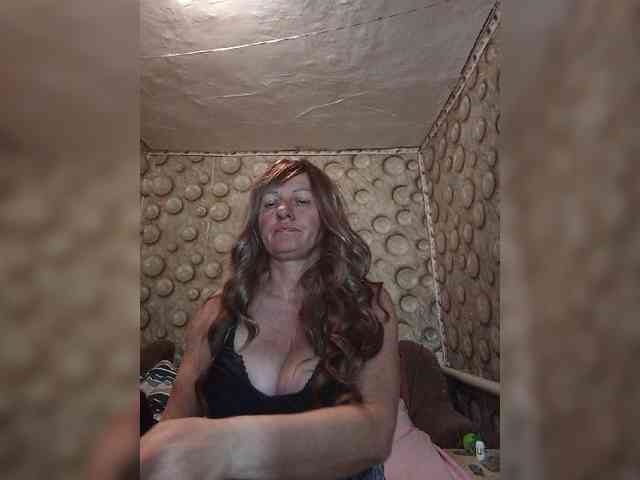 FameLara webcam