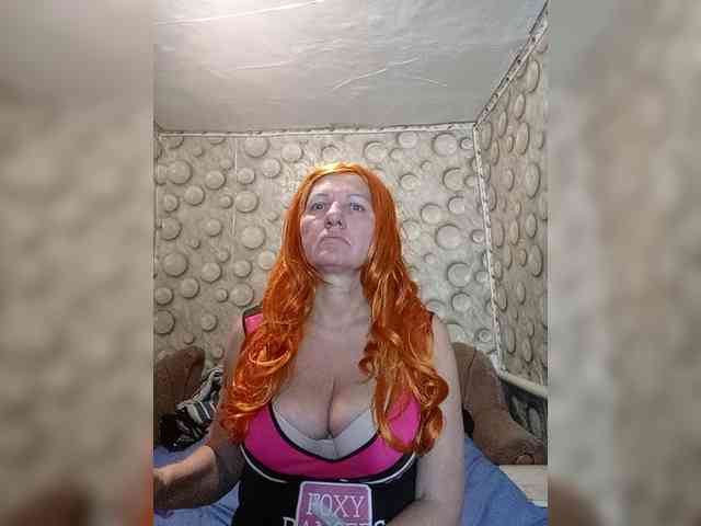 FameLara webcam