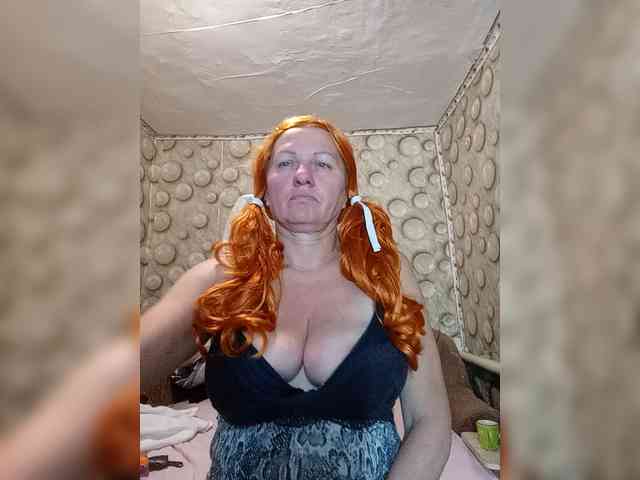 FameLara webcam