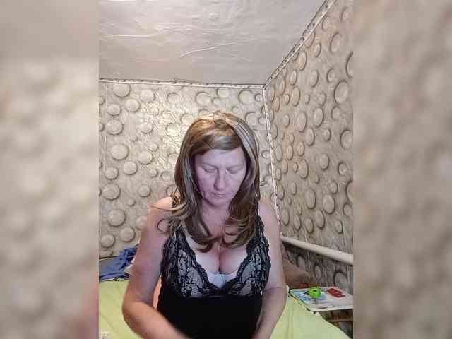 FameLara webcam