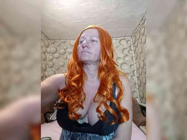 FameLara webcam