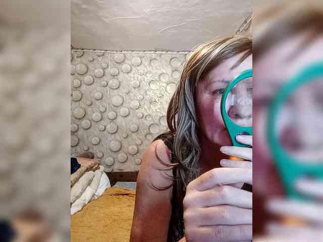 FameLara webcam