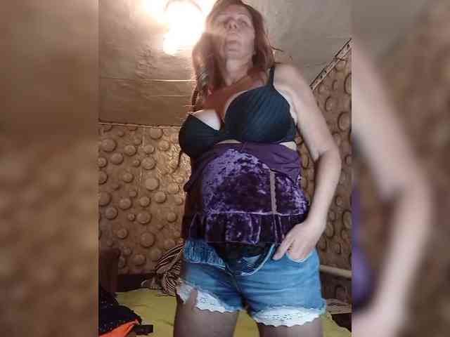 FameLara webcam