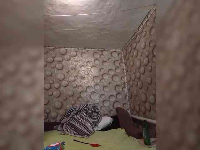 FameLara webcam