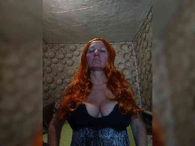 FameLara webcam