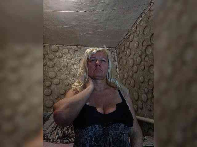 FameLara webcam