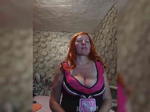 FameLara Live Webcam on BongaCams