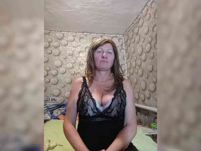 FameLara webcam