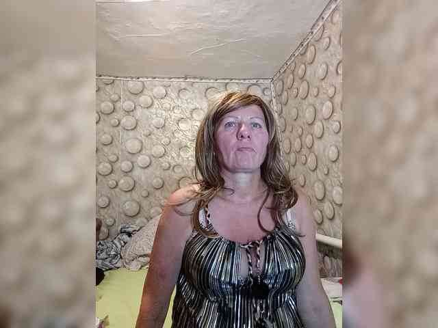 FameLara webcam