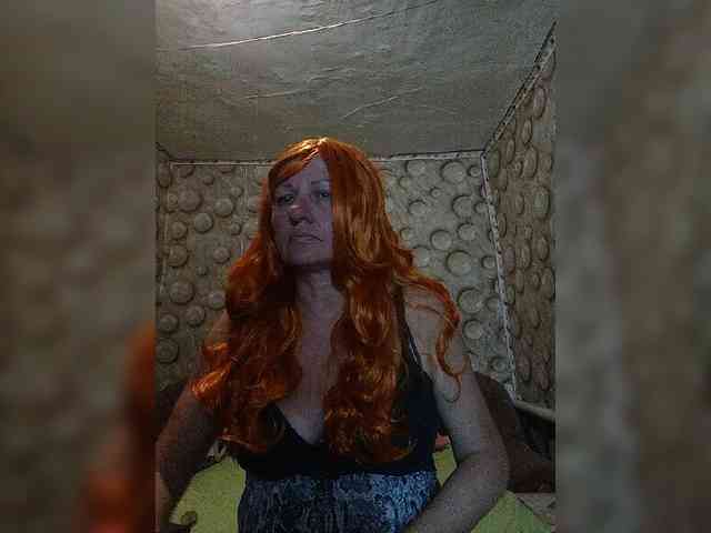 FameLara webcam