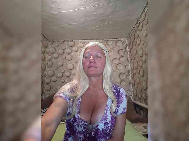 FameLara webcam