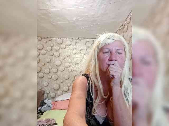 FameLara webcam