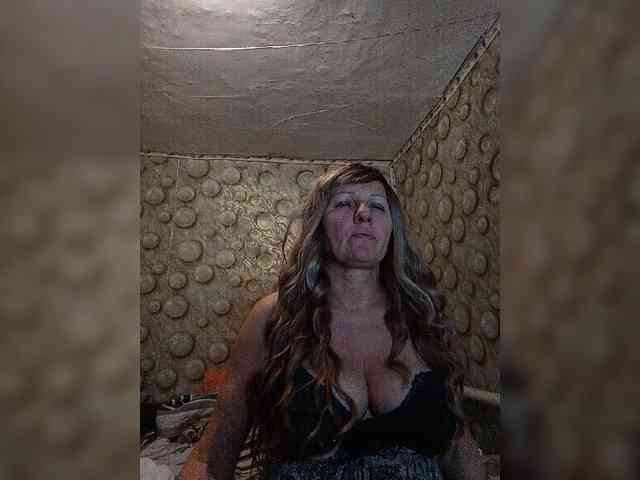 FameLara webcam