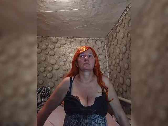 FameLara webcam