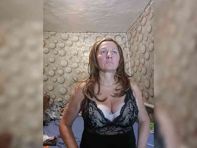 FameLara webcam