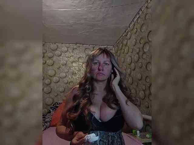 FameLara webcam