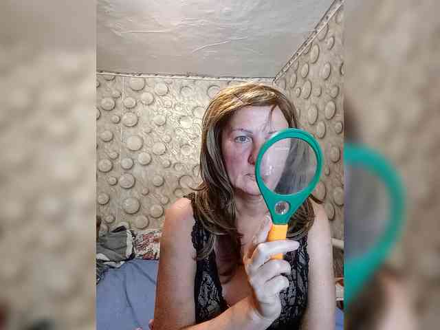 FameLara webcam