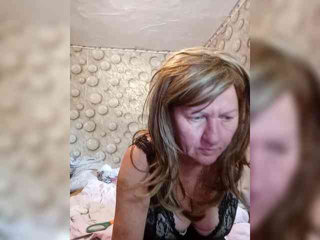 FameLara webcam