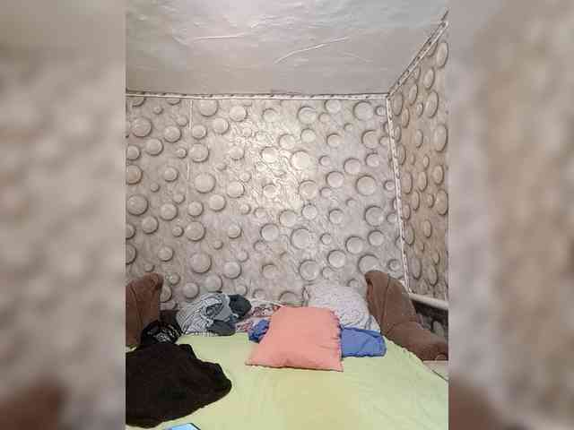 FameLara webcam