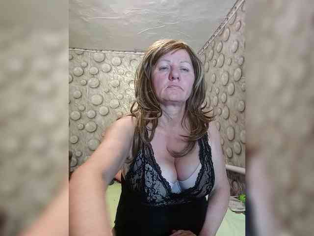 FameLara webcam