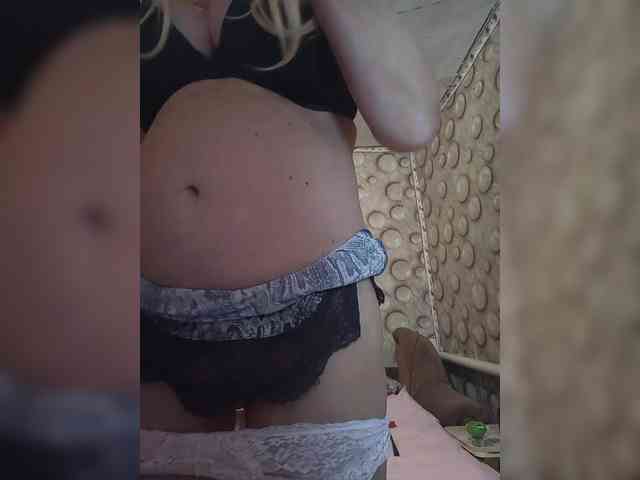 FameLara webcam