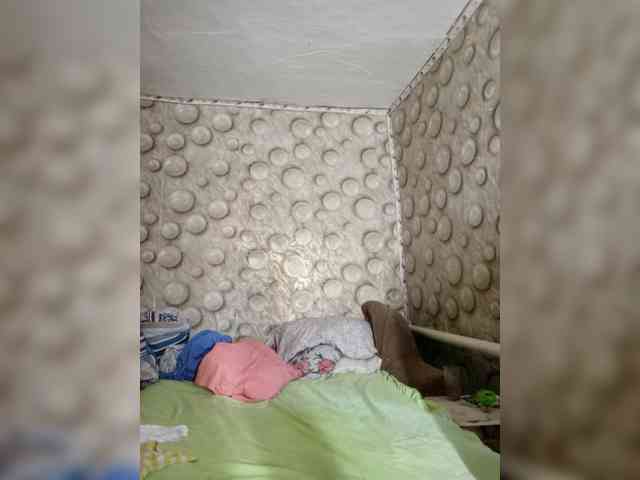 FameLara webcam