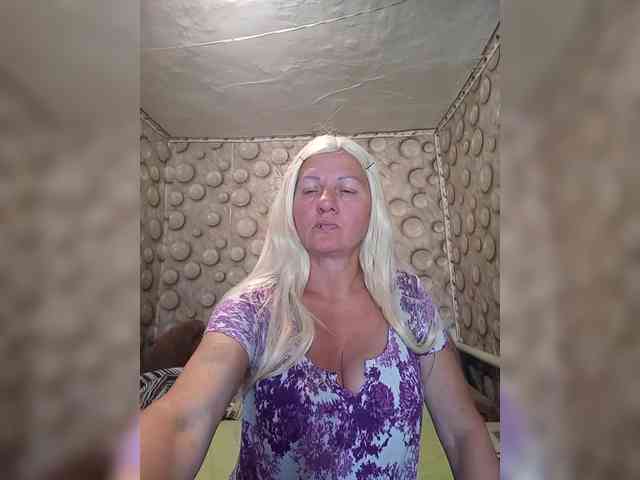 FameLara webcam