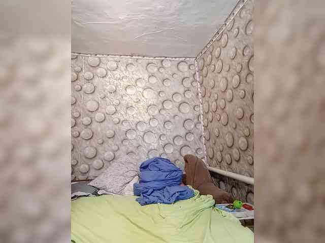 FameLara webcam