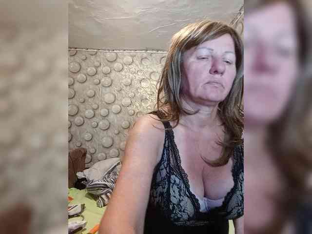 FameLara webcam