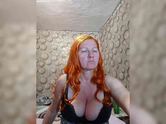 FameLara webcam