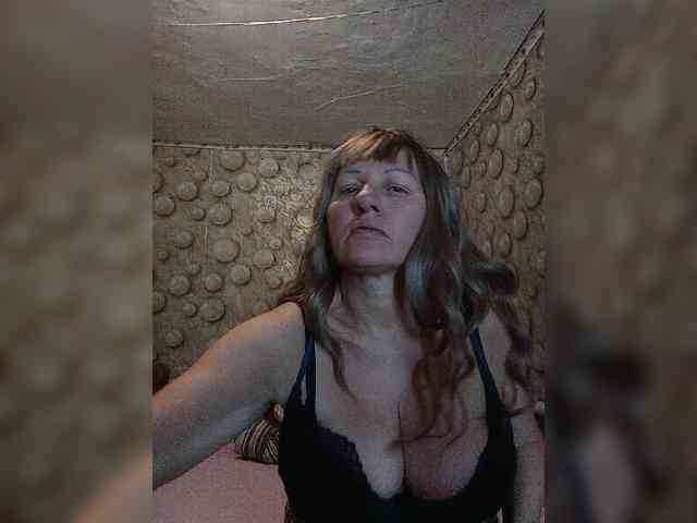 FameLara webcam
