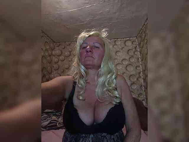 FameLara Live Webcam on BongaCams